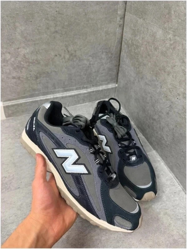 New Balance 204L Grey Black