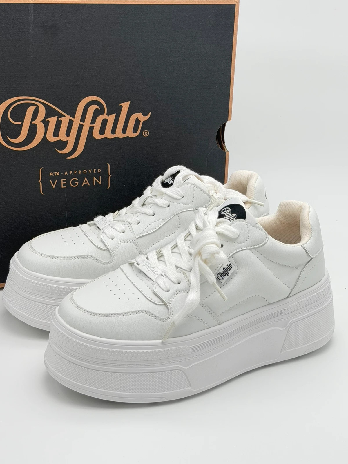 Buffalo Besu Vegan Platform Sneakers White